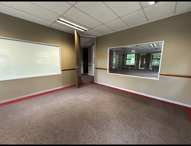 382.60M² OFFICE TO LET IN WOODMEAD